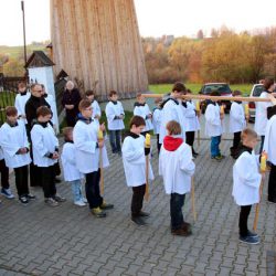 fot. J. Nowak > Droga krzyżowa ulicami parafii / Zakliczyn, 11.04.2014r.