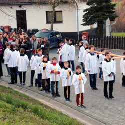 fot. J. Nowak > Droga krzyżowa ulicami parafii / Zakliczyn, 11.04.2014r.