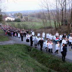 fot. J. Nowak > Droga krzyżowa ulicami parafii / Zakliczyn, 11.04.2014r.