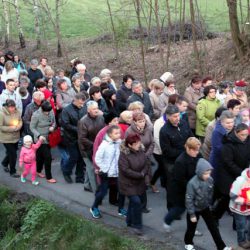 fot. J. Nowak > Droga krzyżowa ulicami parafii / Zakliczyn, 11.04.2014r.