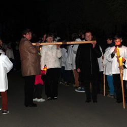 fot. J. Nowak > Droga krzyżowa ulicami parafii / Zakliczyn, 11.04.2014r.