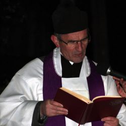 fot. J. Nowak > Droga krzyżowa ulicami parafii / Zakliczyn, 11.04.2014r.