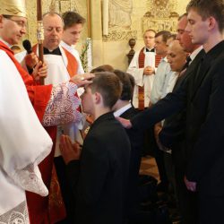 10.05.2012r. Sakrament Bierzmowania udziela ks. bp Damian Muskus