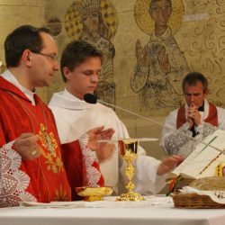 10.05.2012r. Sakrament Bierzmowania udziela ks. bp Damian Muskus