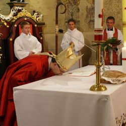 10.05.2012r. Sakrament Bierzmowania udziela ks. bp Damian Muskus