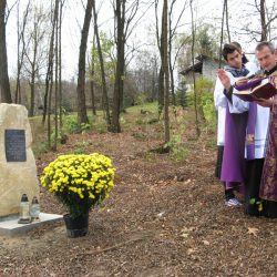 Poświęcenie obelisków na starych cmentarzach