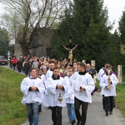 Poświęcenie obelisków na starych cmentarzach