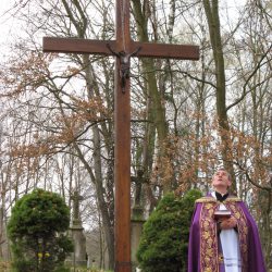 Poświęcenie obelisków na starych cmentarzach