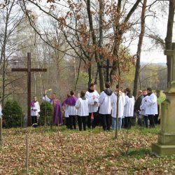 Poświęcenie obelisków na starych cmentarzach