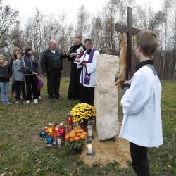 Poświęcenie obelisków na starych cmentarzach