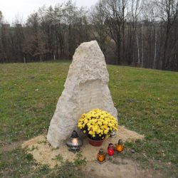 Poświęcenie obelisków na starych cmentarzach